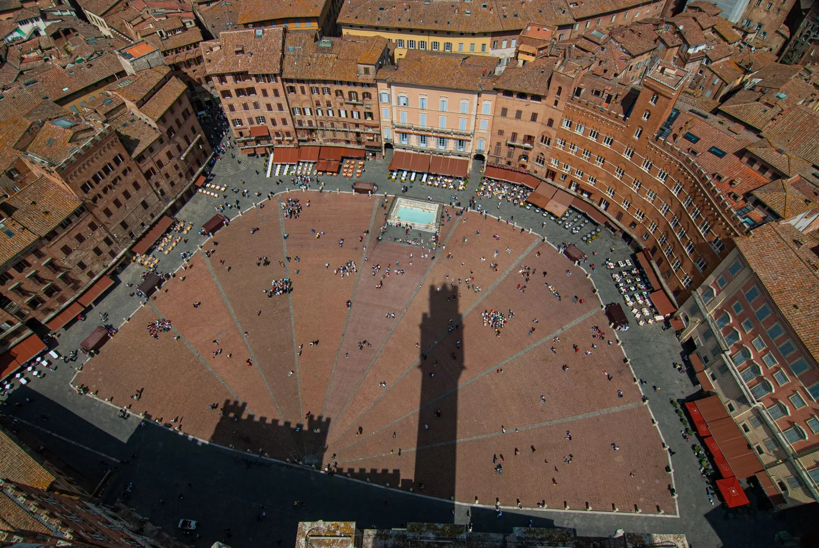 Piazza del Campo in Siena verkennen met kinderen in Siena