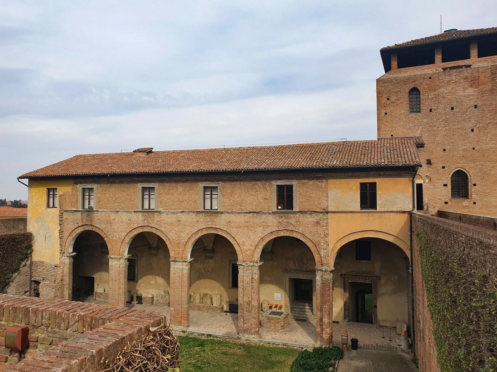 Kunst en geschiedenis ontdekken in Museo Nazionale di Villa Guinigi in Lucca in Lucca